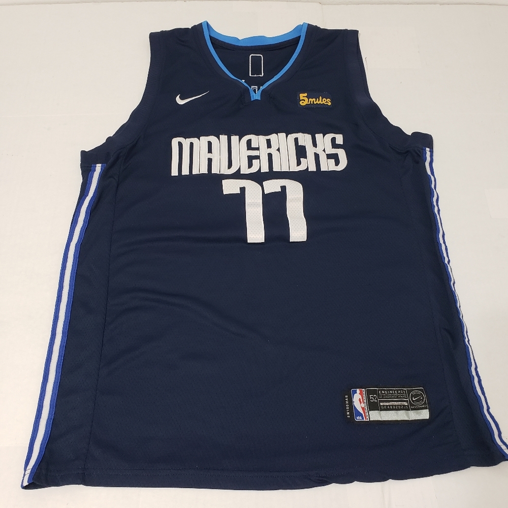 NBA Team Nike Mavericks Luka Doncic Navy Blue Basketball Jersey 77 Men's Large
